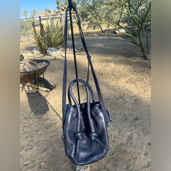 Beautiful good condition Mecha Mendez crossbody bag - Picture 8 of 11